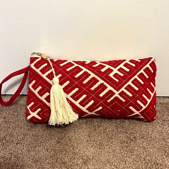 Red & White Geometric Stitched Pattern Enchante Accessories Clutch Tassel Strap - Picture 1 of 11